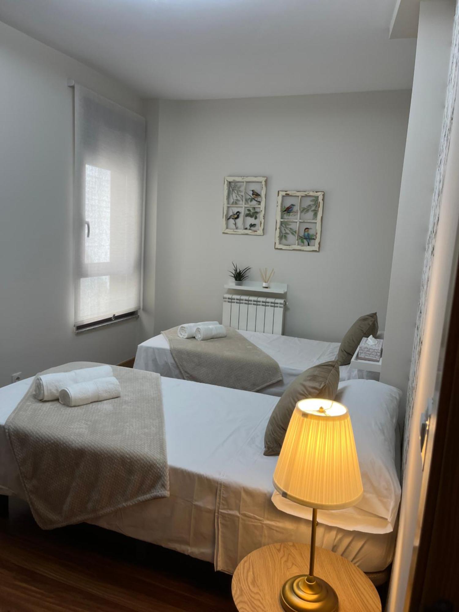 Avanza 4 Plaza Galicia Sarria Bagian luar foto